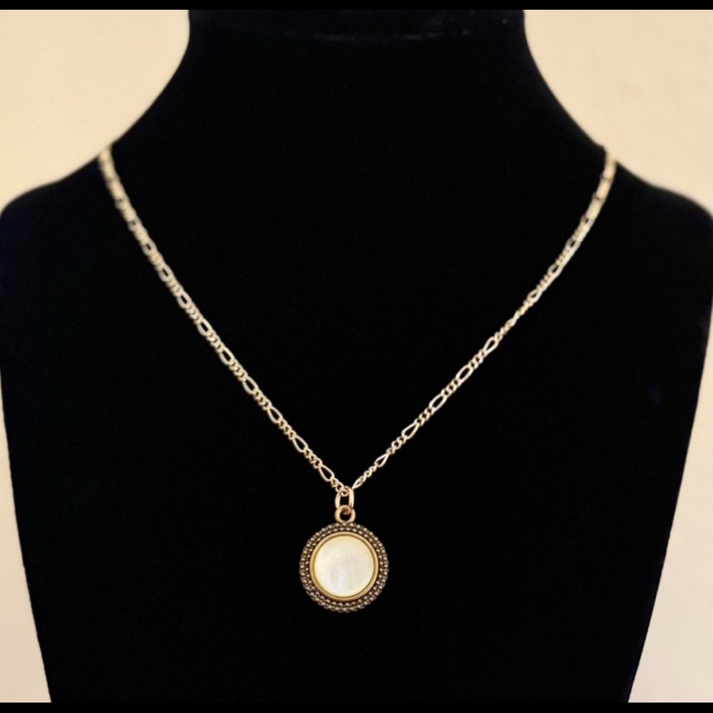 Handmade gold pendant necklace